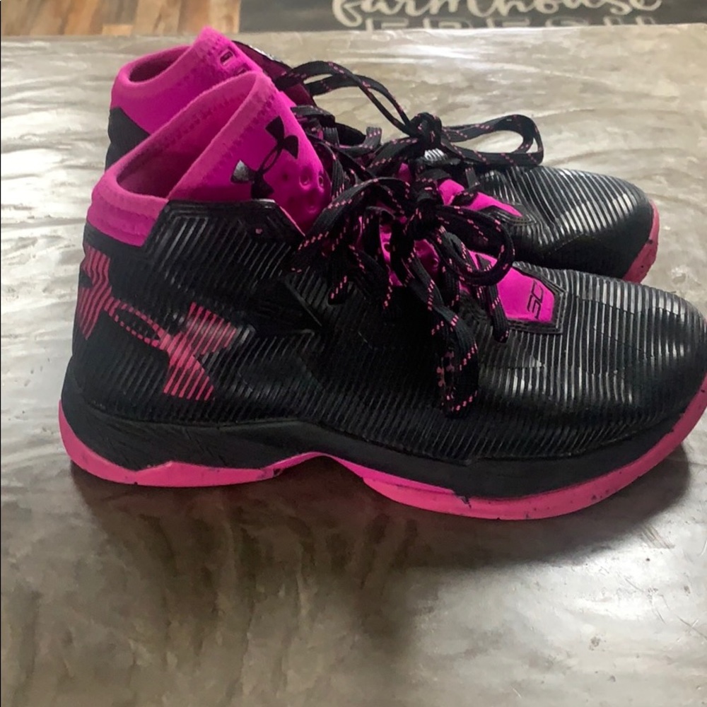 SC basketball shoes